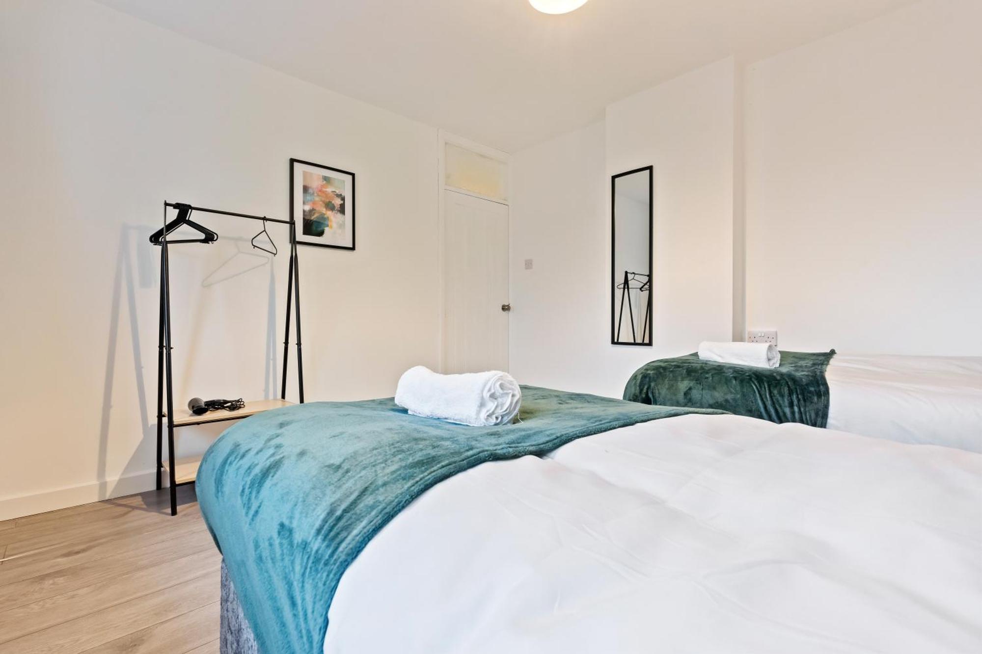 Julia's 3-bedroom In Quinton,