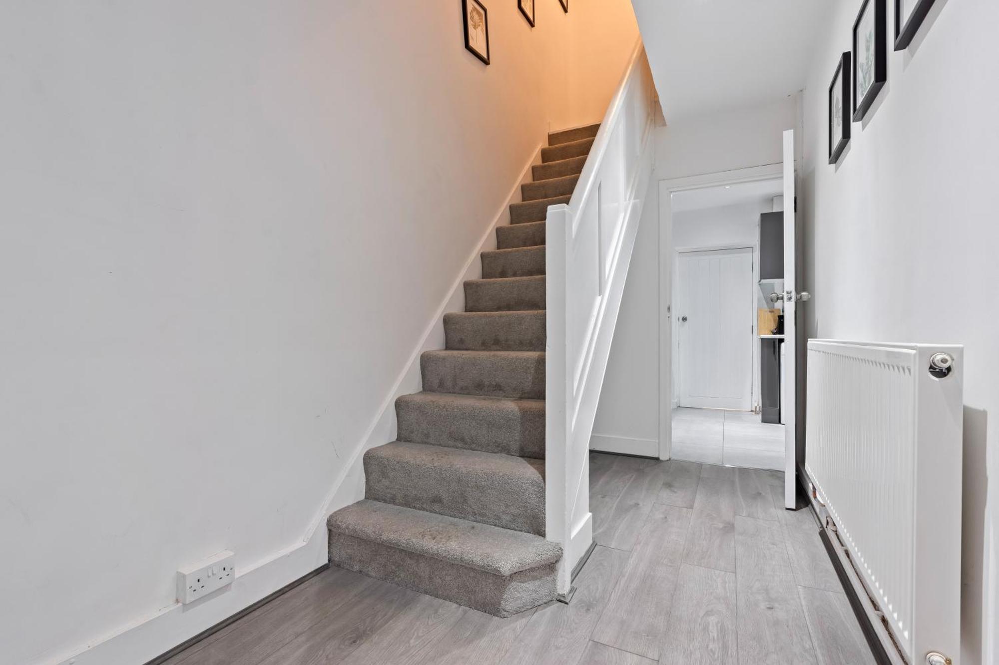 Julia's 3-bedroom In Quinton, Holiday home *