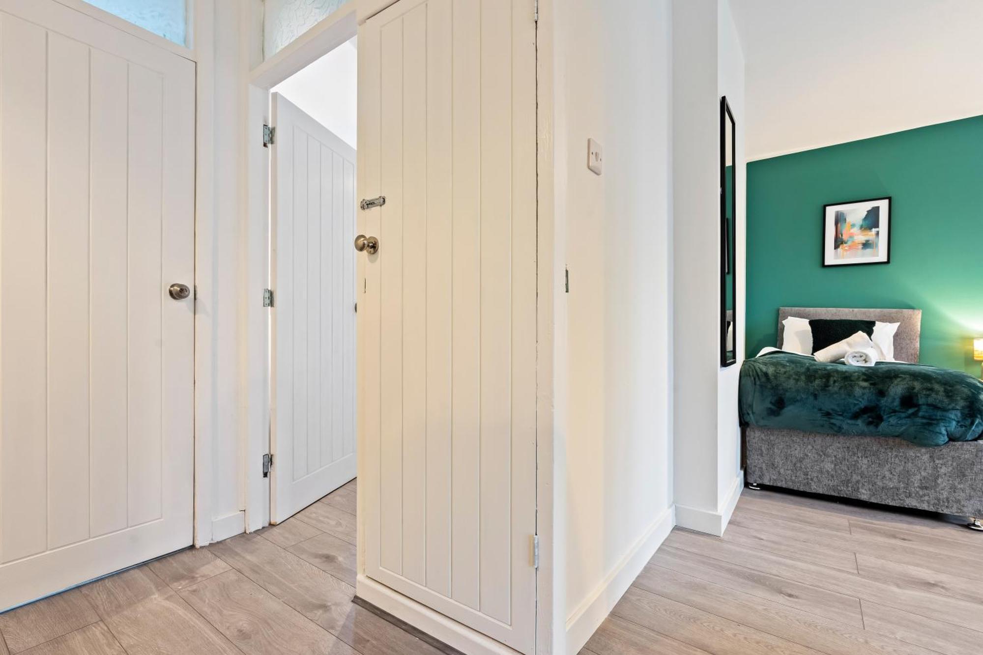 Julia's 3-bedroom In Quinton, Birmingham
