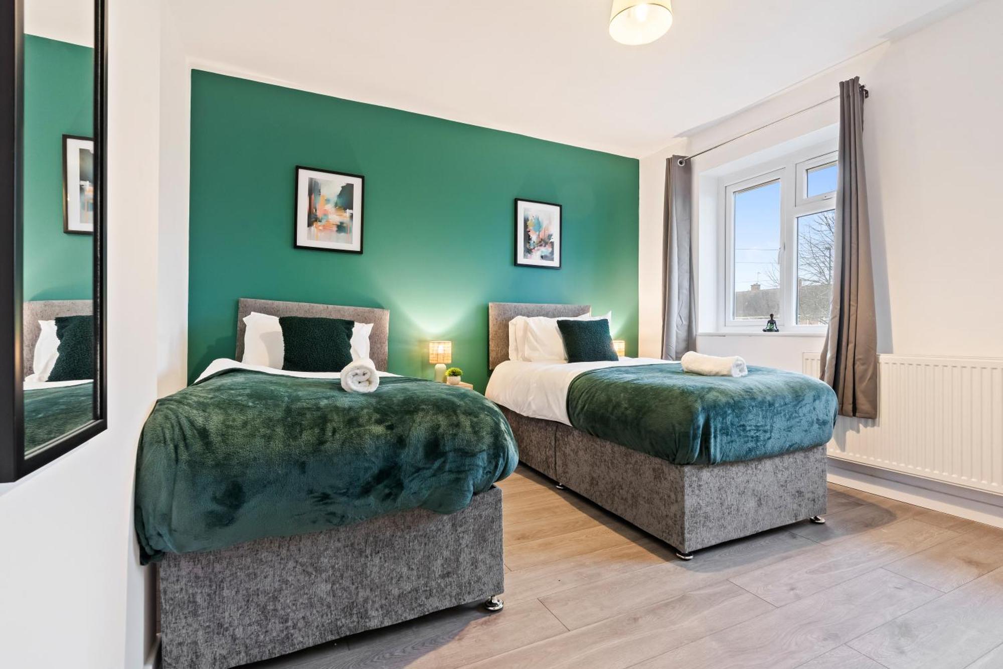 Julia's 3-bedroom In Quinton,